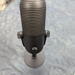 Razer Seren V3 Chroma Microphone 