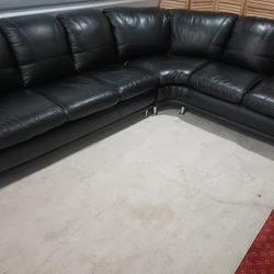 SECTIONAL GENUINE LEATHER IN L SHAPE.. DELIVERY SERVICE AVAILABLE 💥🚚💥