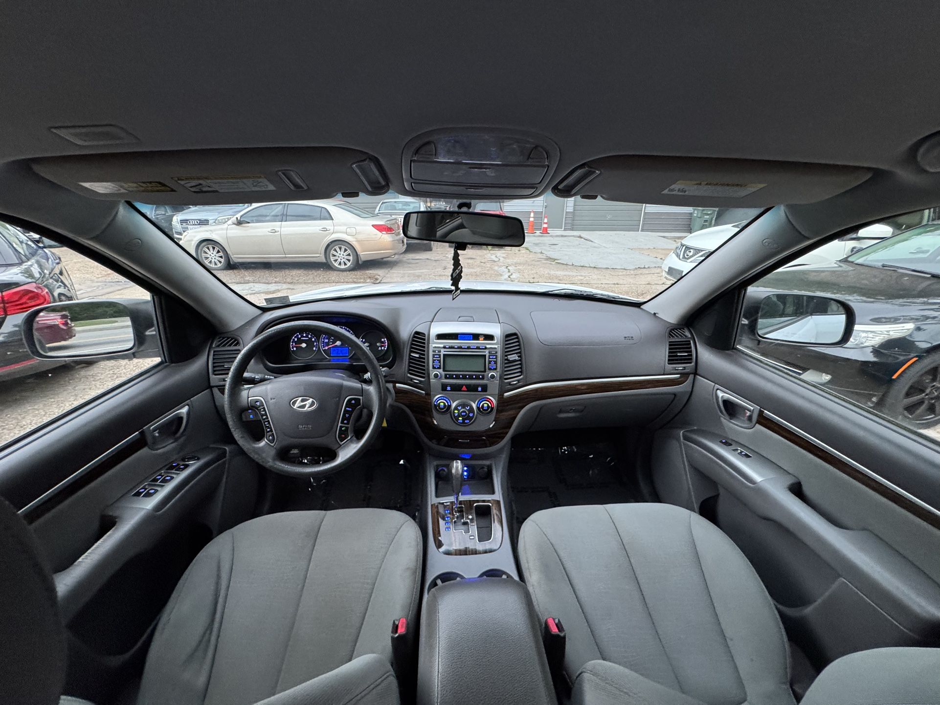2012 HYUNDAI SANTA FE GLS FINANCING AVAILABLE THROUGH LENDERS! Clean Carfax! Clean title! Just inspected 05/26 , serviced and detailed! 2.4L engine