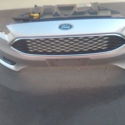 2015-2018 Ford Focus Front Bumper With All The Accessories Oem.