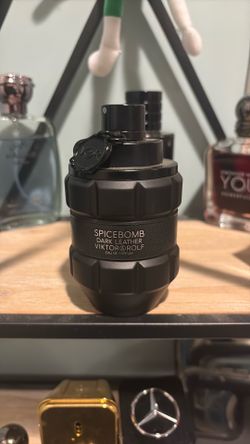 Spiecebomb dark leather viktor Rolf eau de parfum men’s fragrance