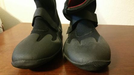 Sz.5 Quicksilver booties new