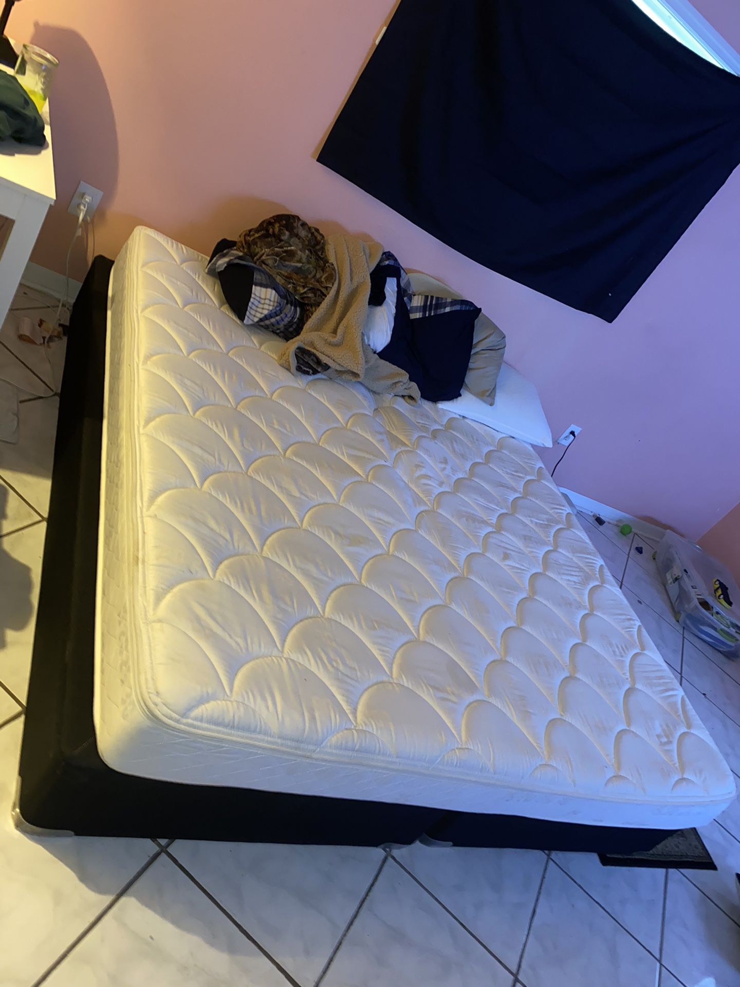 King size sleep number mattress and box spring