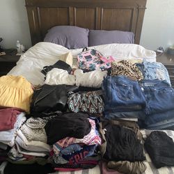 Medium Women’s Clothing Bundle 