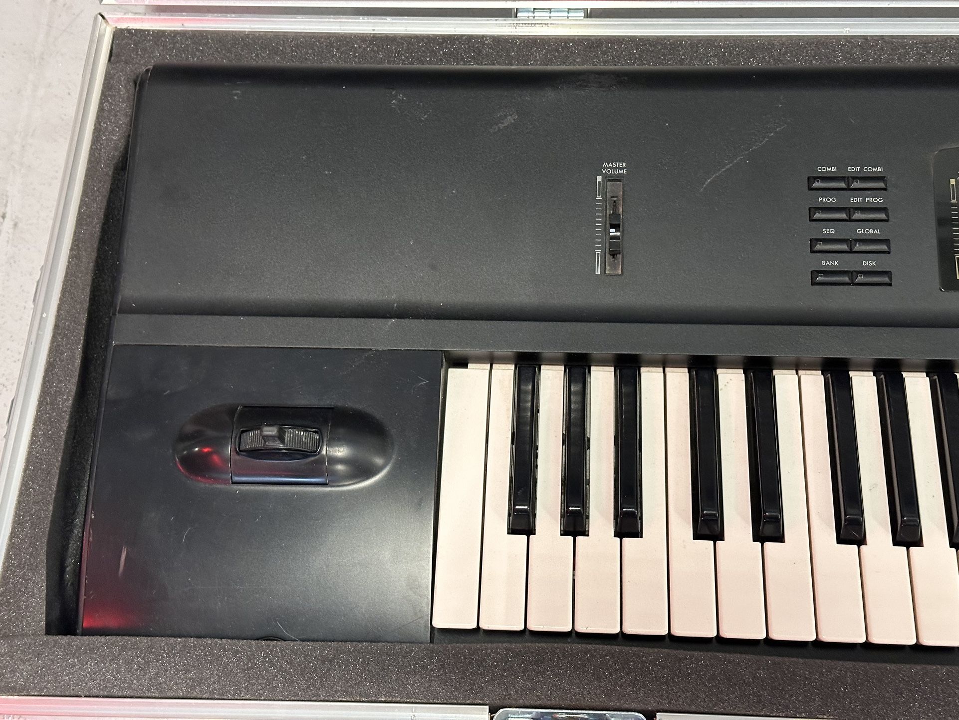 Korg 01/W Pro 76-Key Synth w/ Flight Case! for Sale in Phoenix, AZ