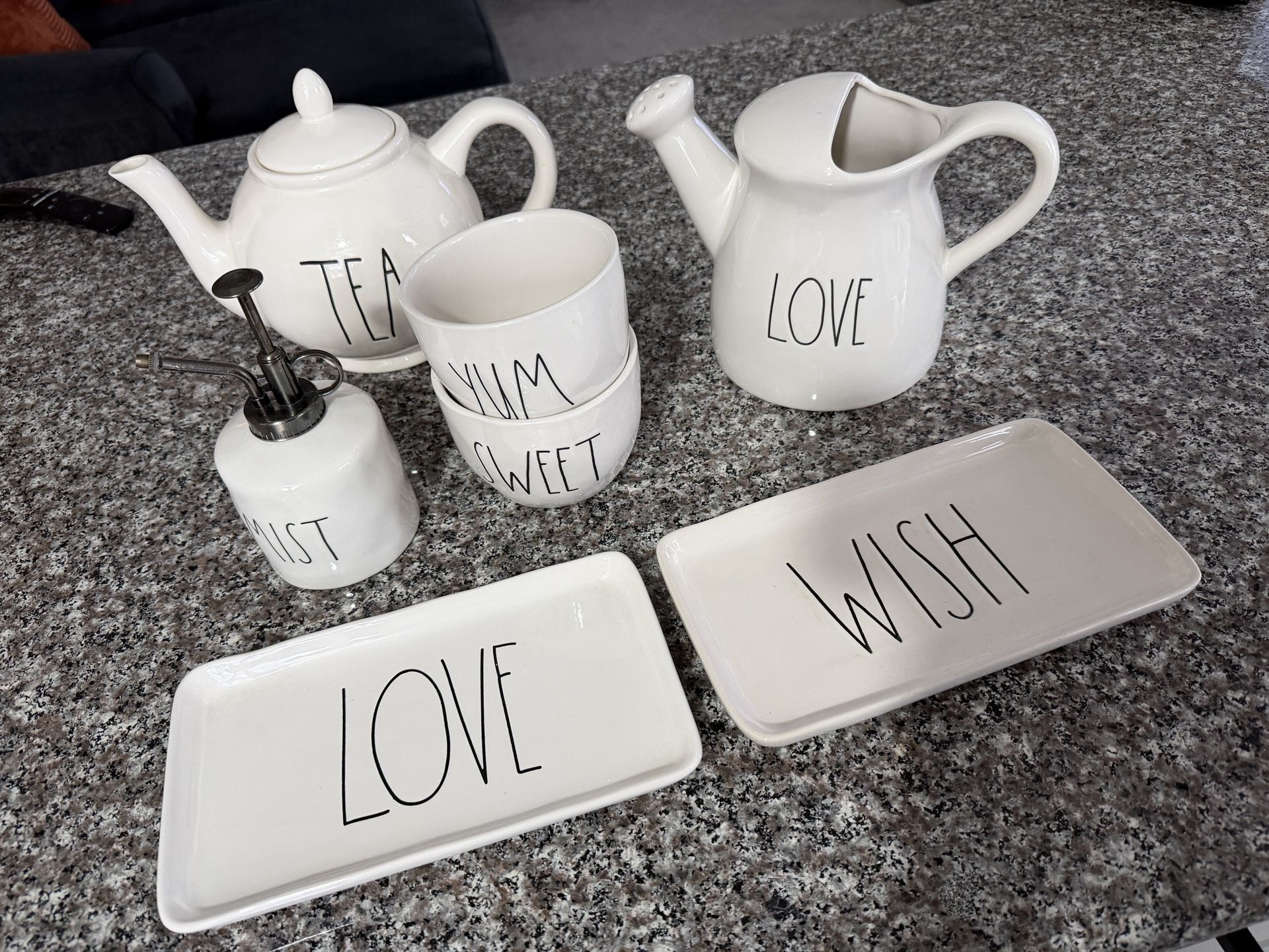 7 Piece Rae Dunn Set