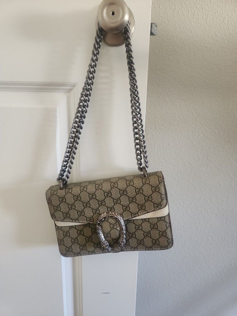 GUCCI Dionysus medium shoulder bag