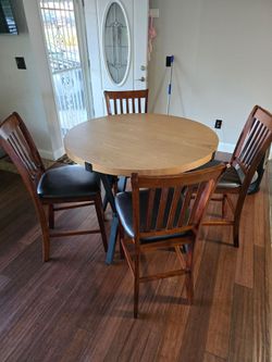 Dining kitchen table