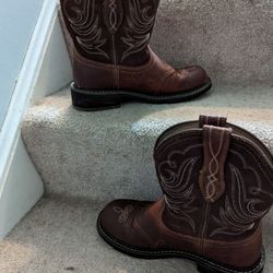 Short Cowgirl Boots Size 10