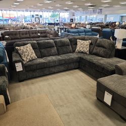 2pc Sectional With Chaise 
