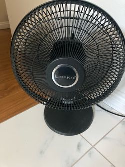 Lasko 3-speed oscillating performance table fan