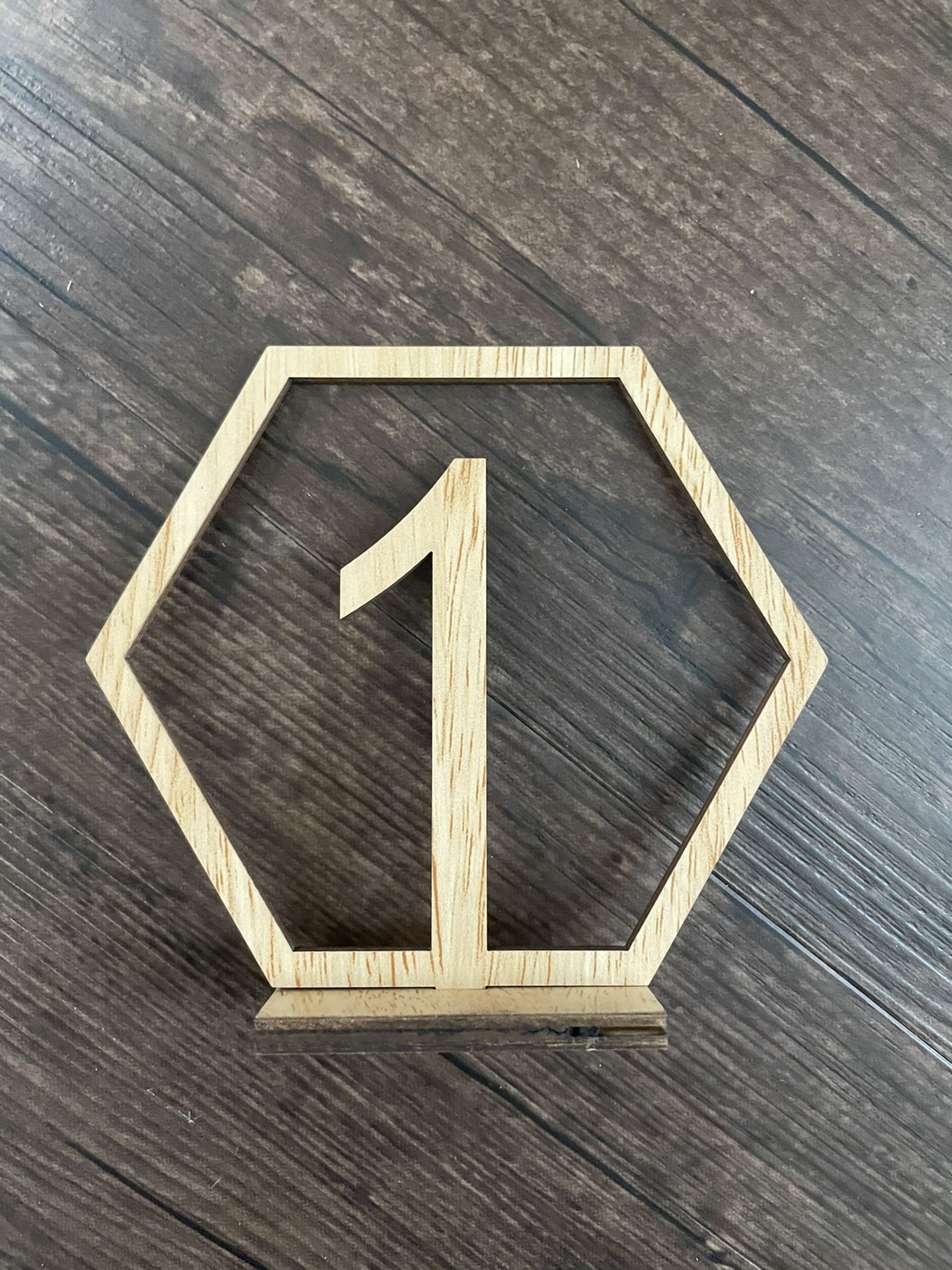 Hexagon wooden table numbers (1-20)