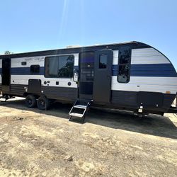 2022 GREYWOLF 31FT TRAILA