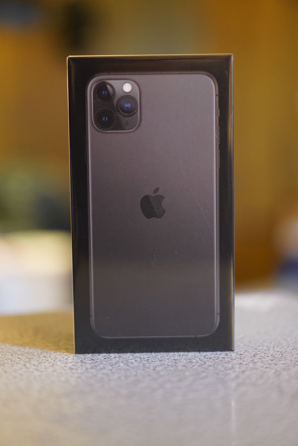 Brand new sealed verizon Iphone 11 max pro 256gb for Sale in Ontario, CA - OfferUp