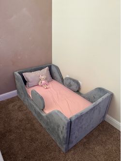 Toddler bed