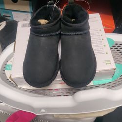 Kirkland Kids Boots Size 1 