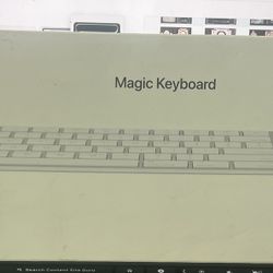 Magic Keyboard / Apple 