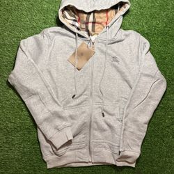 Burberry zip up size medium