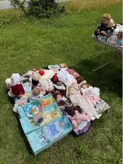Bulk deal vintage dolls