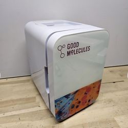  GOOD MOLECULES Limited Edition Skin Care Mini Fridge