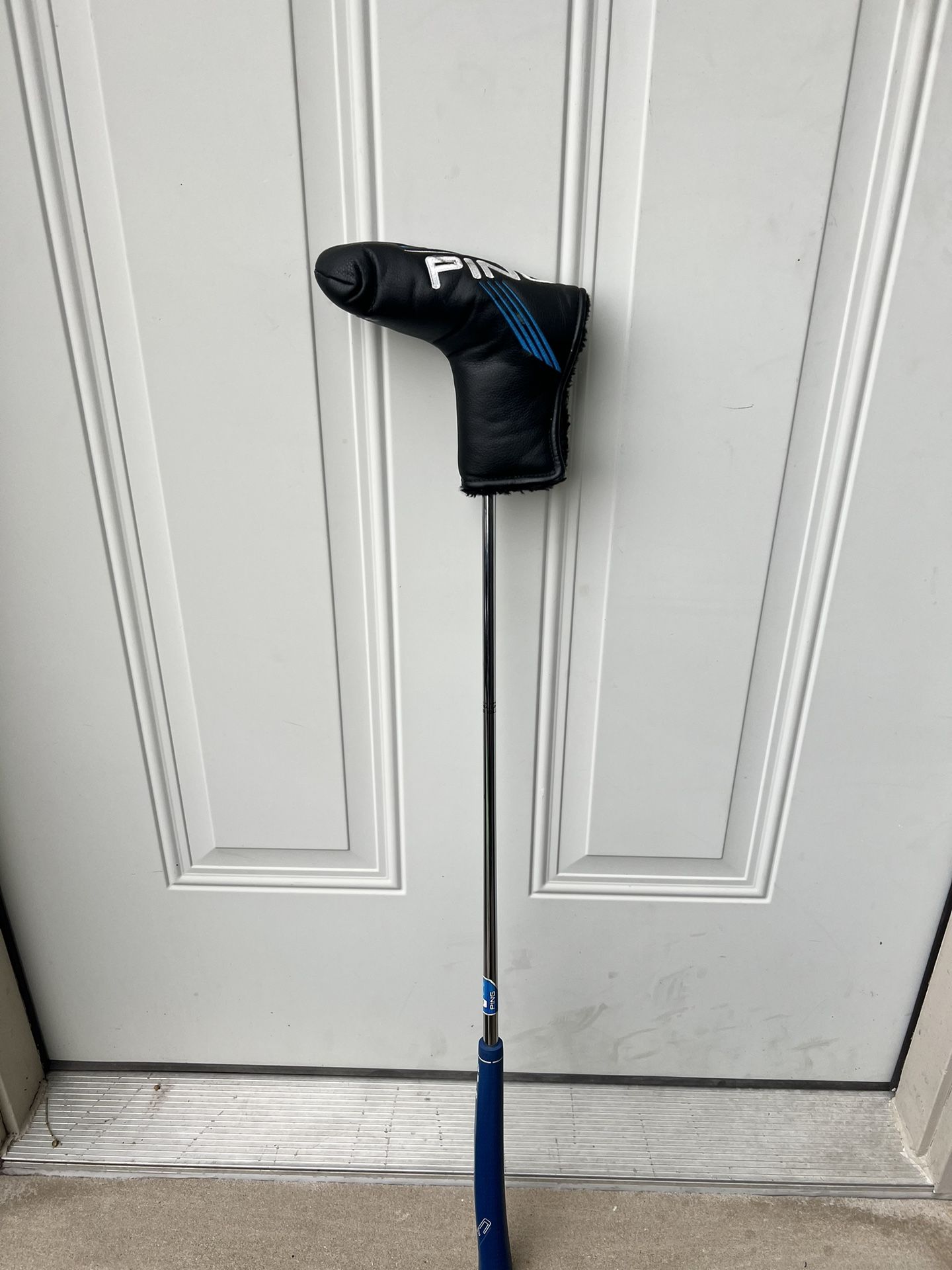 PING Cadence Tr Tomcat C 33” Right Handed Putter.
