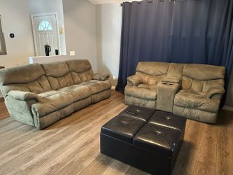 Sofa and Love seat in very good condition