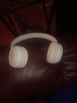 JBL Wireless Over-Ear Headphones White