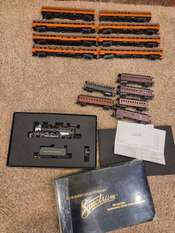 Ho train  collection.  Lot of  15