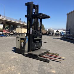 Hyster Order Picker