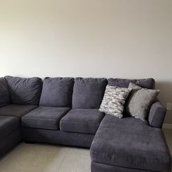 Ashely furniture Ballinasloe 3-Piece Sectional with Chaise