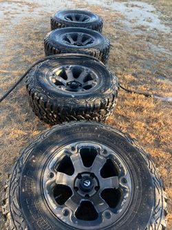 Tires 305-70-17