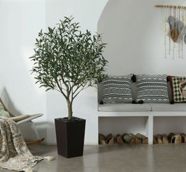Pretty artificial plant Olive 🫒 tree 5 ft tall comes with planter with black stone ! Brand new