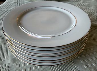 44 pieces of China: Royal Majestic Fine