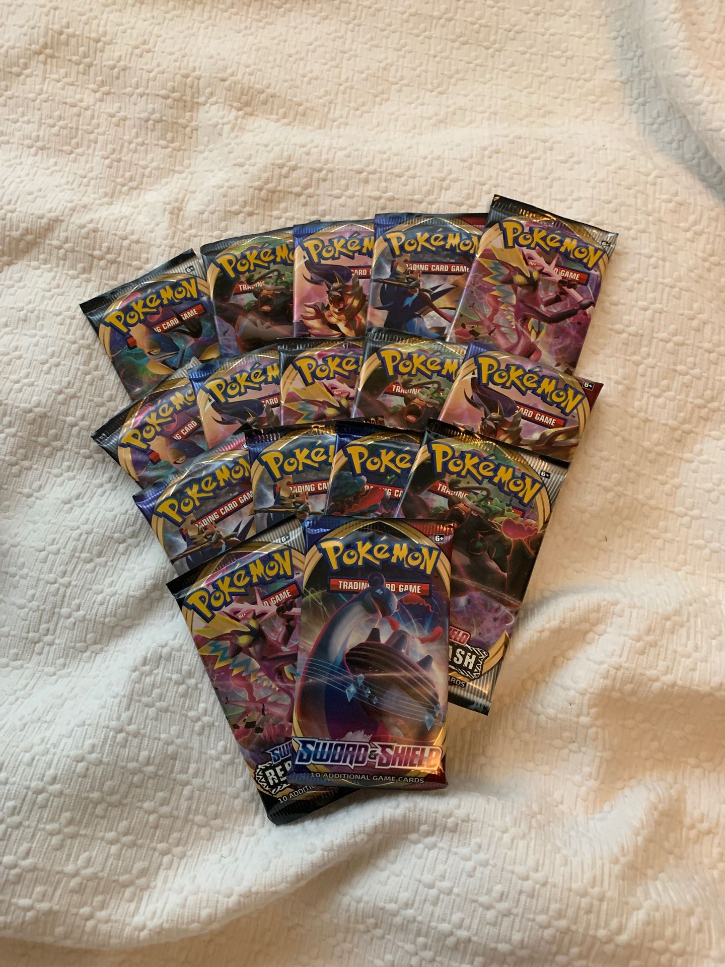 Sword and shield Pokemon packs