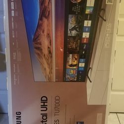 Samsung 43" CRYSTAL UHD 7series 