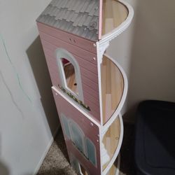 Large Doll House 