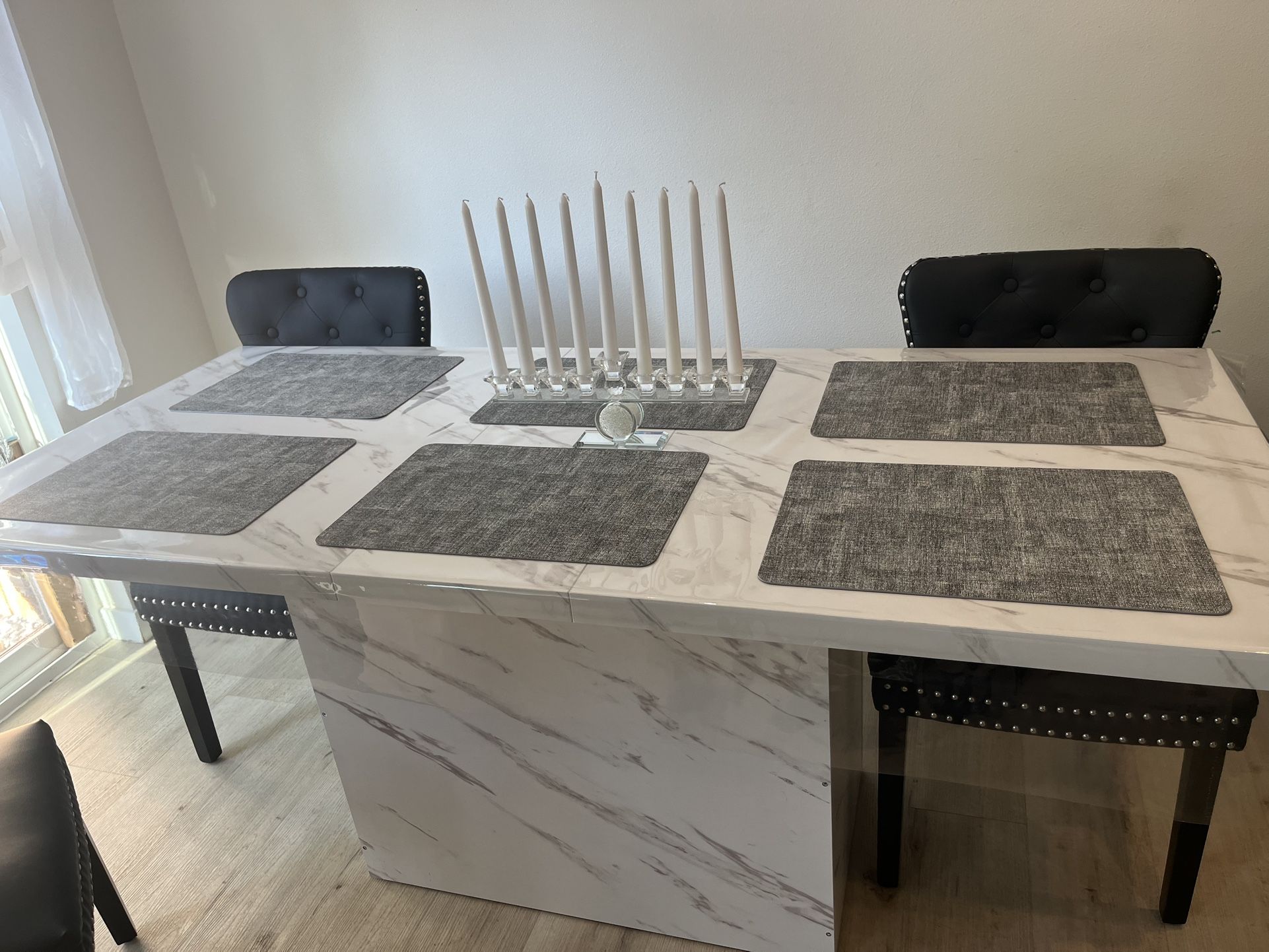 Dinning Table