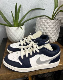 Jordan w lows size 5y almost new super clean