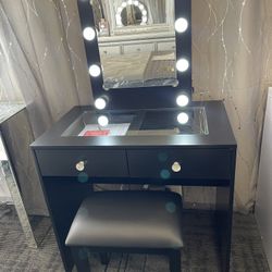 Vanity W/stool