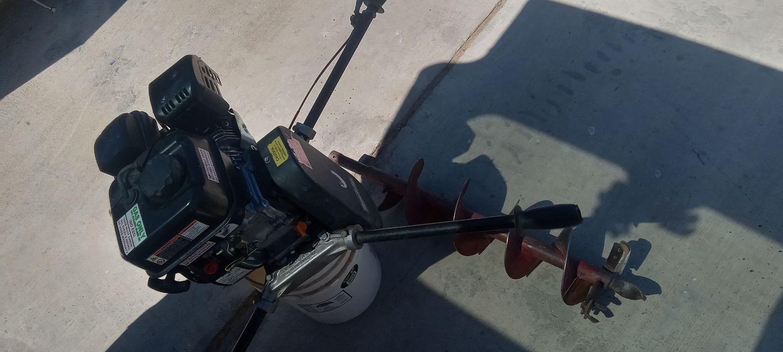 Hole Digger Machine