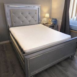 4-Pc Silver Glam Bedroom Set w/ LED LIGHTED Mirror – Mint Condition