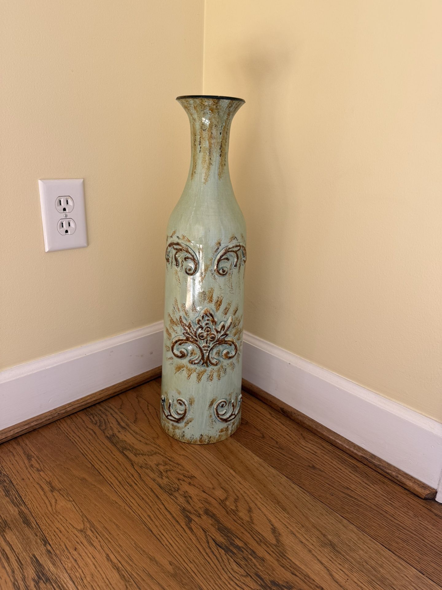 Large Vase/decor