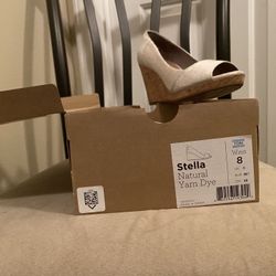 Tom’s natural wedges size 8