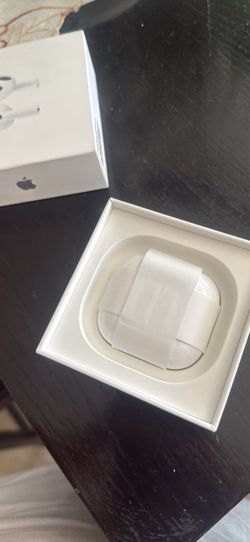 Selling a new AirPods 4