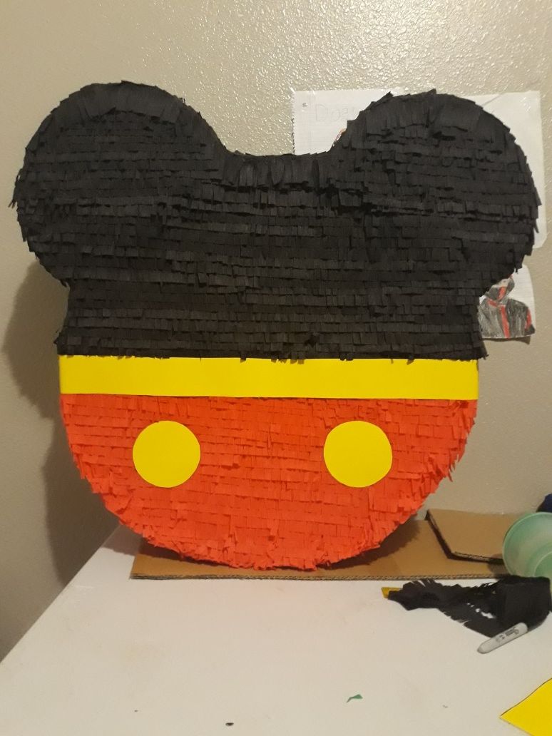 Mickey piñata