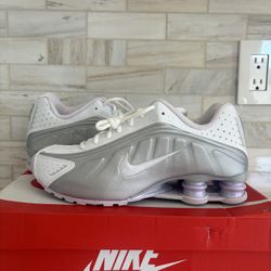 Size 10 - Nike Shox R4 Platinum Barely Grape W