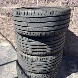 (4) 235/40-18 Tires