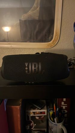 Jbl charge5 Bluetooth speaker