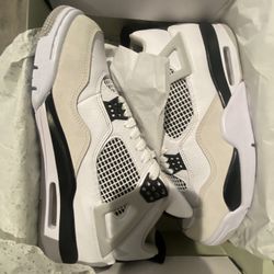 Air Jordan 4 Retro