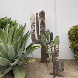 Metal Cactus Decor